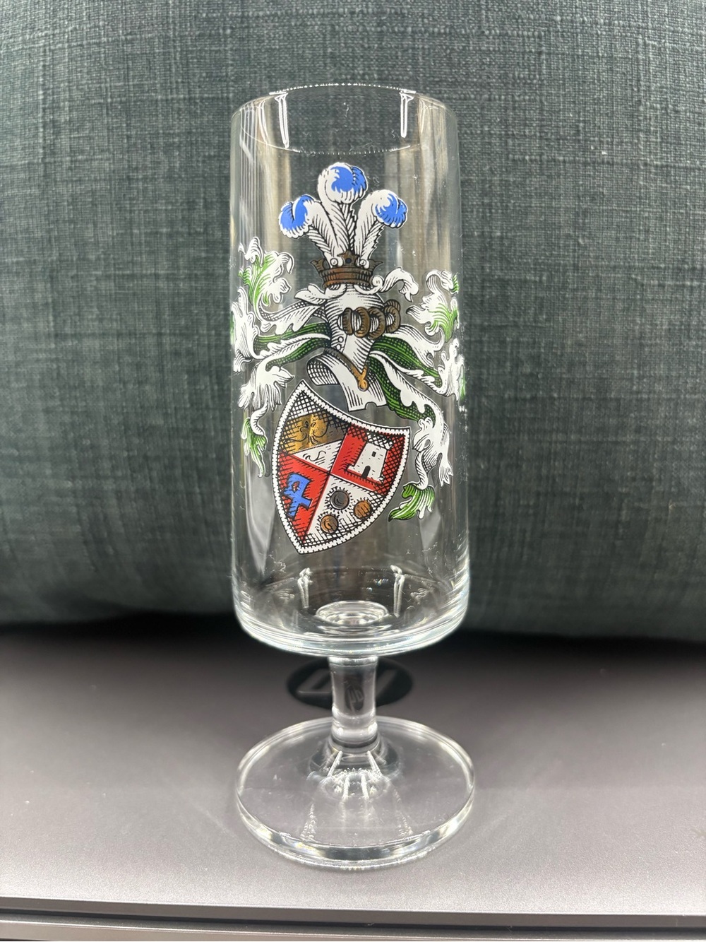 Set of 3 decorative beer glasses featuring Coat of Arms
